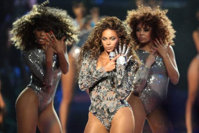 Beyoncé durante sua performance de "Single Ladies".